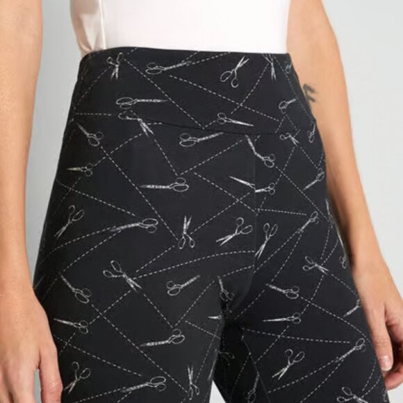 Modcloth Stretching Towards Casual Scissor Print Leggings - Picture 2 of 6